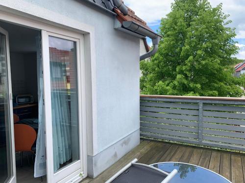 Balkons/terase, Ilmenau-Wümbach, 4 km Zentrum, 5 min A71 und Uni (Ilmenau-Wumbach, 4 km Zentrum, 5 min A71 und Uni) in Wolfsberg