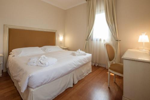 2 twin beds