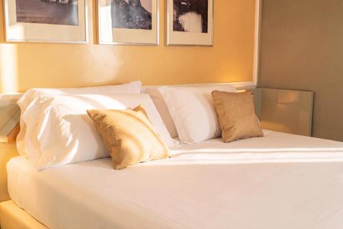 2 twin beds