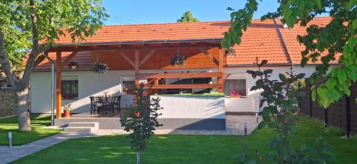 Alpakavendeghaz in Balatoncsicsó