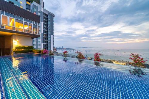 Pattaya MUXA 市中心海景公寓 无边泳池近海滩