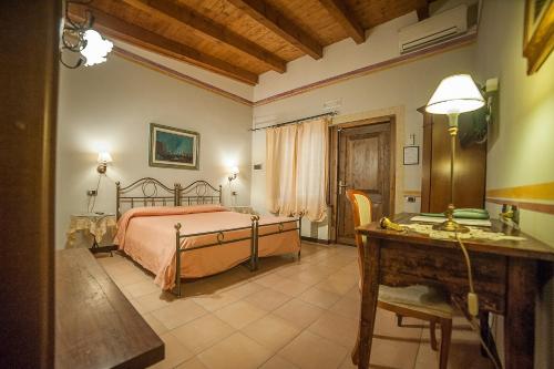 Double or Twin Room image 1