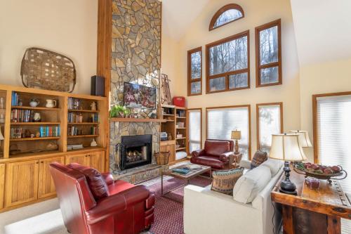 Creekside at Yonahlossee in Blowing Rock, USA