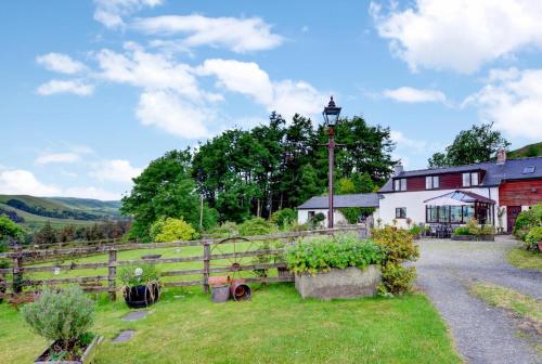Iekārtas, 3 Bed in Llanidloes oc-waa246 in Languriga