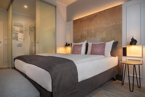 1 queen bed