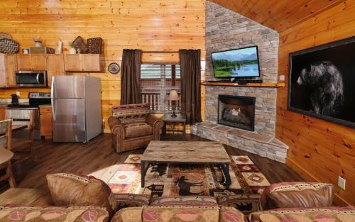 Splash N More・Private Indoor Pool・Game Room・Hot Tub・Pet Friendly - image 3