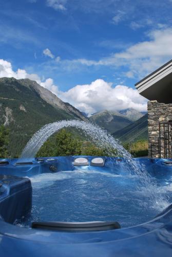 Hot tub, Mineral Lodge & Spa in Villaroger