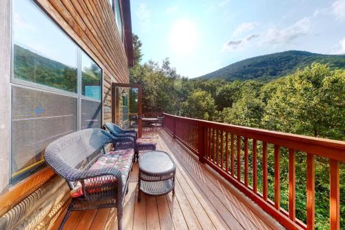 Red Roof Retreat in Cleveland, USA