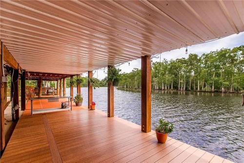 Amite River Retreat - image 4