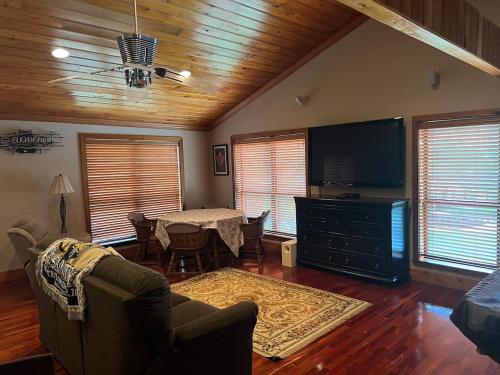 Amite River Retreat - main image