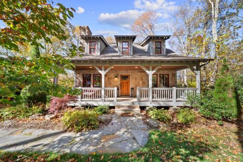 3 bedrooms, 5 beds