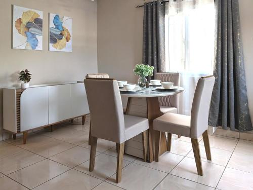 Modern living 5 Min to SAP Airport Free Parking in La Lima