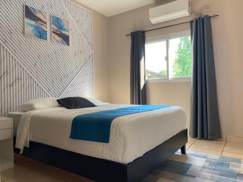 Modern living 5 Min to SAP Airport Free Parking in La Lima