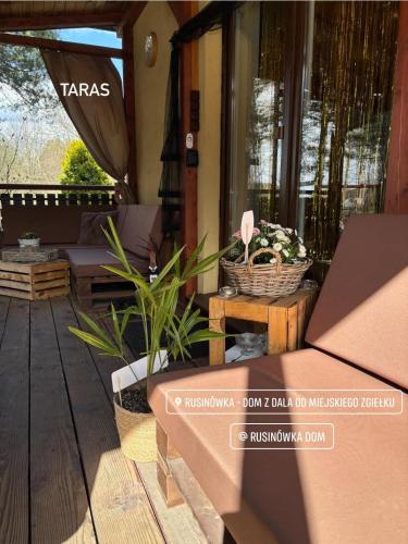 Balkons/terase, RUSINÓWKA - DOM Z DALA OD MIEJSKIEGO ZGIEŁKU Dom z Jacuzzi (RUSINOWKA - DOM Z DALA OD MIEJSKIEGO ZGIELKU Dom z Jacuzzi) in Gołębiów