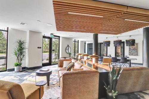 Luxury Modern Apt in Irvine in Santa Ana, USA