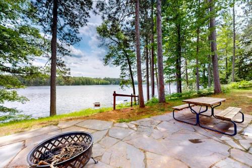 Pickerel Point Home in Saint Germain, USA