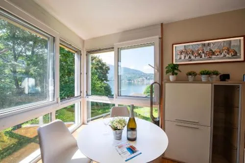Al Pontile Di Caslano Lake-View Villa with Garden - Happy Rentals in Caslano, Schweiz