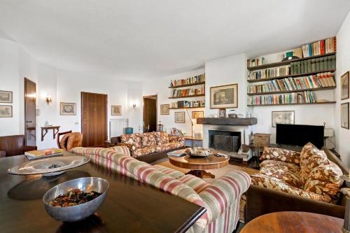 Three Lakes Villa Varese - Garden and Parking - Happy Rentals in Buguggiate
