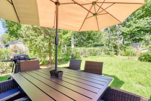 Oak Bluffs Cottage - image 30