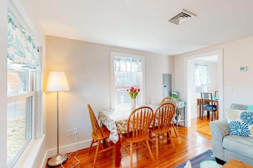 Cataumet Cottage in Bourne, USA