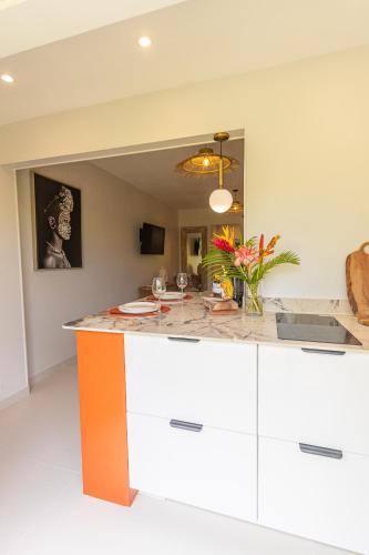 Studio Le Cosy Jungle & Piscine in เบมบริดจ์