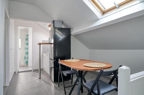 Duplex cosy proche Paris - WiFi - Tout équipé (Duplex cosy proche Paris - WiFi - Tout equipe) in Arnouville