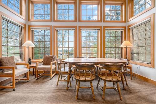 Boyne Mountain Getaway, Unit A in Boyne Falls, USA