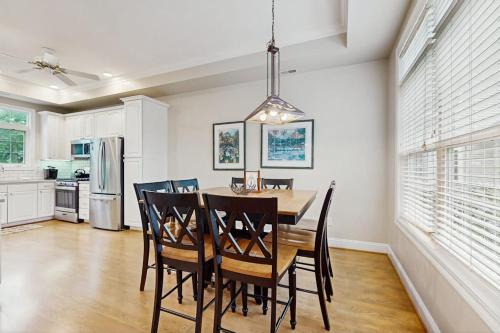 Beacon Court Condo F in Douglas, USA
