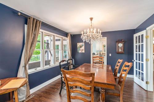 The Big Blue Lakehouse in Berrien Springs, USA
