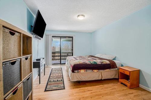 Hideaway Valley Condo 36 in Harbor Springs, USA