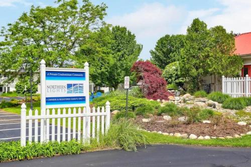 Northern Light Condominiums: Jack's Perch in Douglas (MI)