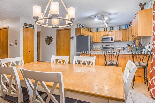 McKenzies Lodge in Thompsonville, USA