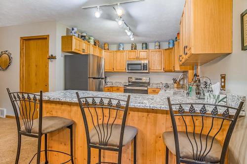 McKenzies Lodge in Thompsonville, USA