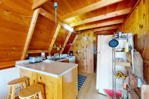 A-Frame on East Bay in Elkrapidsa (MI)