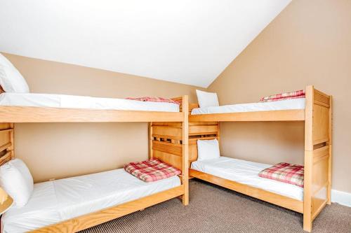 Wintergreen Condos - image 35