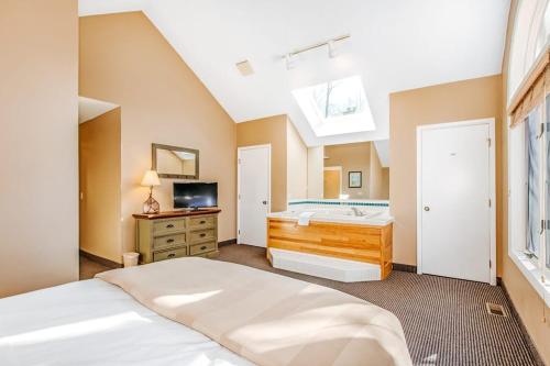 Wintergreen Condos - image 16