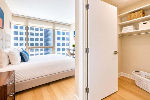 Luxury Apt Near Downtown - AS-7F in Stamford, USA