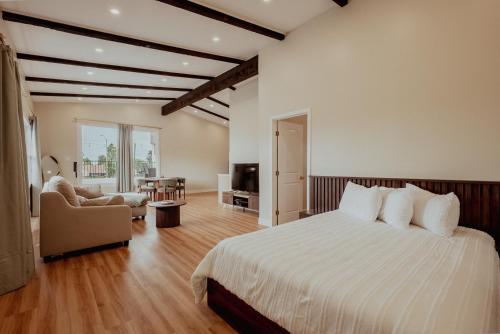 Town and Country Inn – Santa Maria, CA