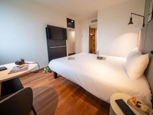 1 twin bed