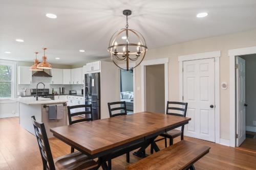 Ski & Stay Montpelier 4BR Home Sleeps 8 home in Berlin (VT)