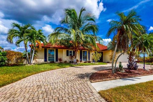 Marco Island Manor, Marco Island