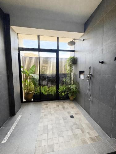 Kamar Mandi, Luxury Condo, 2 Bedroom - 5 mins from UVF Airport in Benteng Vieux