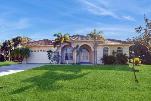 Tranquility by the Lake - Harbour Heights, FL