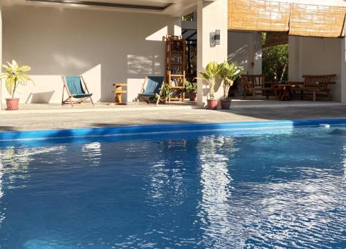 The Lazy Tiki in Guimaras sala