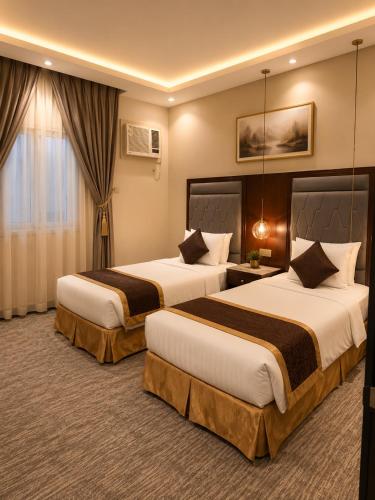 2 bedrooms, 4 beds