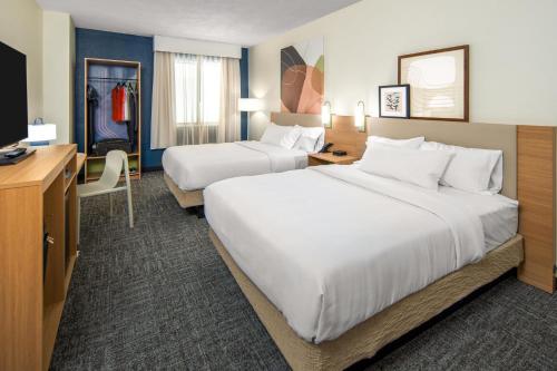 Comfort Suites Inn At Ridgewood Farm