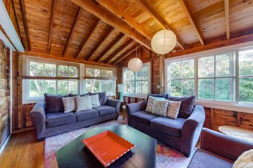 Beachroad Hideout in Lobsterville, USA