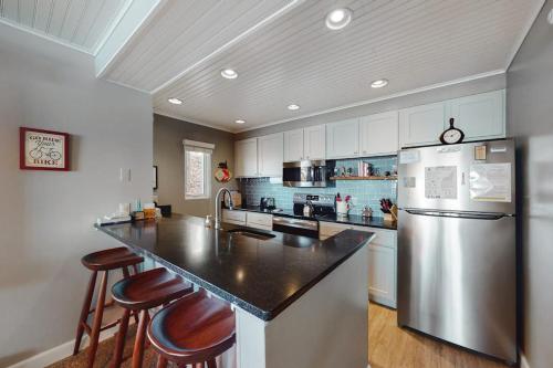 Ship Watch 1 2 in Glen Arbor, USA