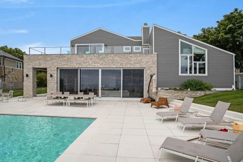 Leisure On The Lake in New Buffalo, USA