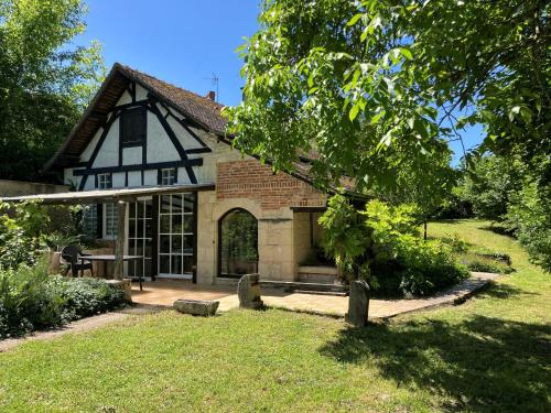 Maison Atypique 76m² - Centre La Roche-Posay, Terrasse, Jardin Clôturé - FR-1-541-60 gîte à louer La Roche-Posay